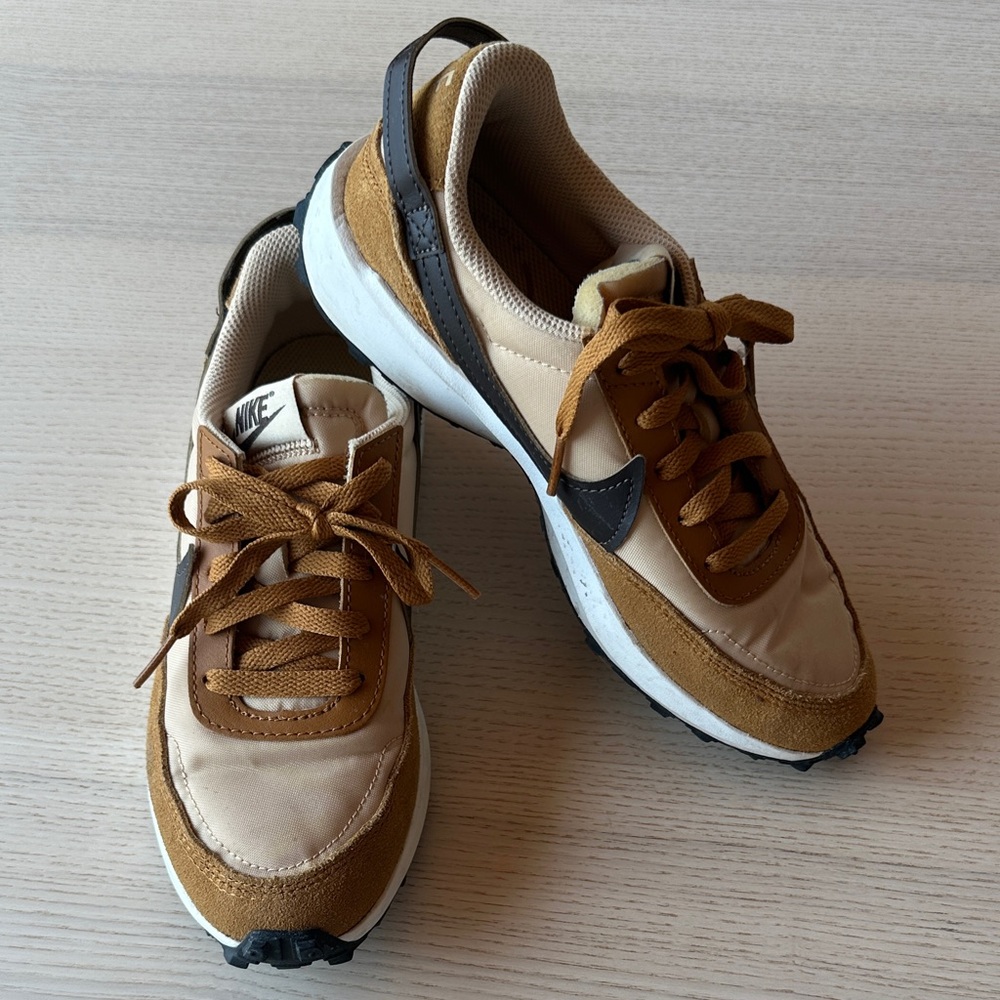 Nike Waffle Debut